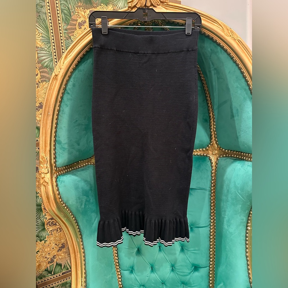Marc Jacobs Black Pencil Skirt with Pleated Hem, Size Small, NWT